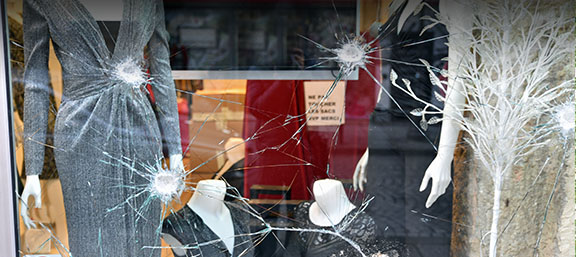Vitrine de magasin cassée